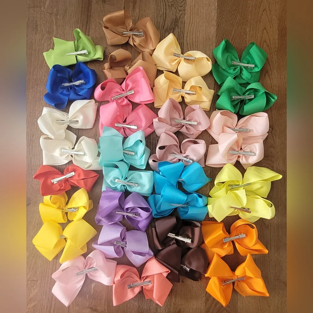 78 Aligator Clip Bows 4.5